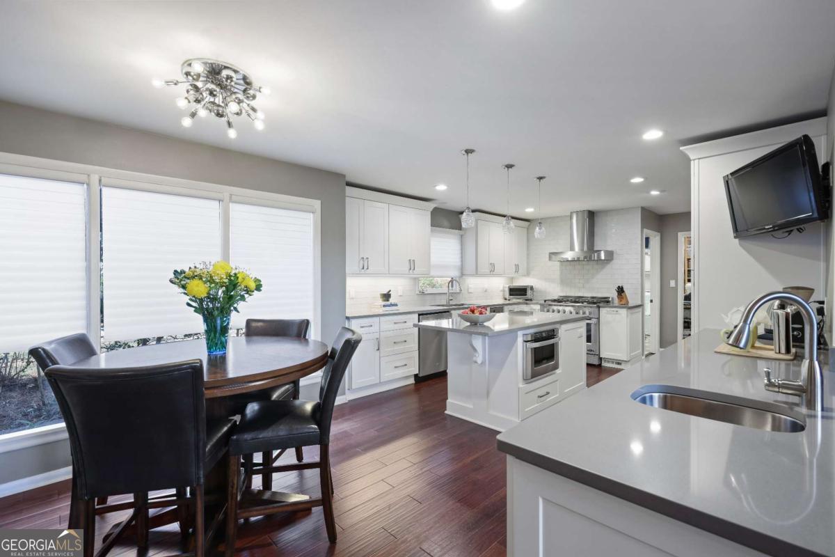 180 River Court PKWY