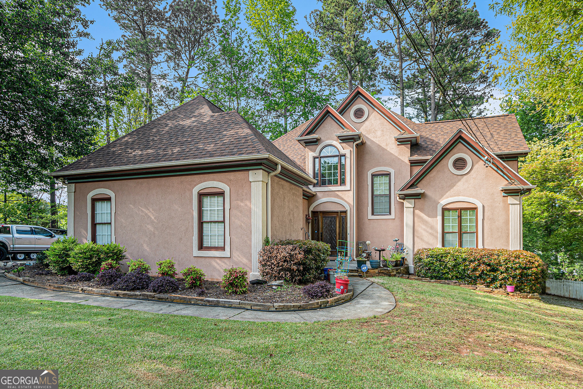 125 Russell RD