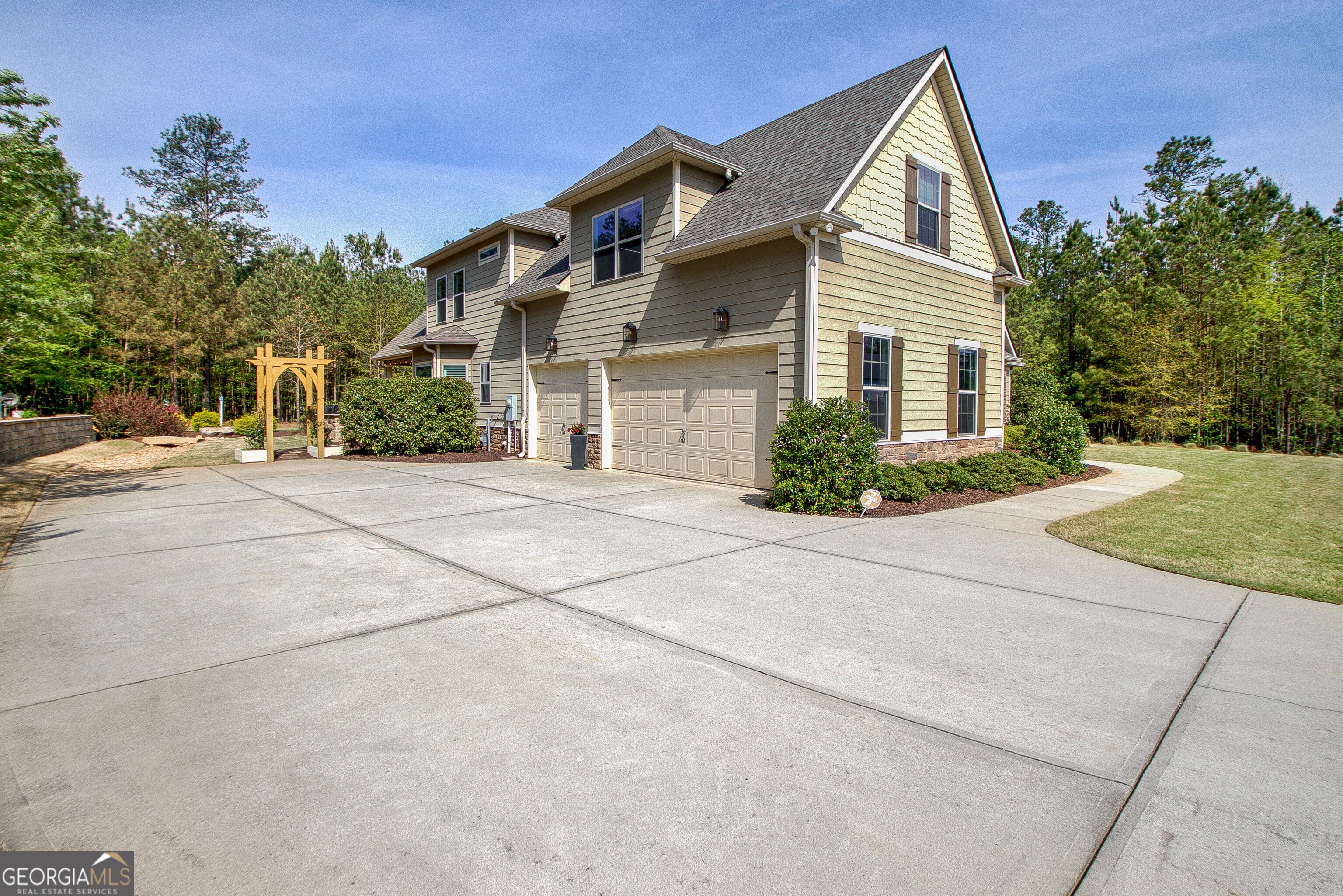 888 Arbor Springs PKWY