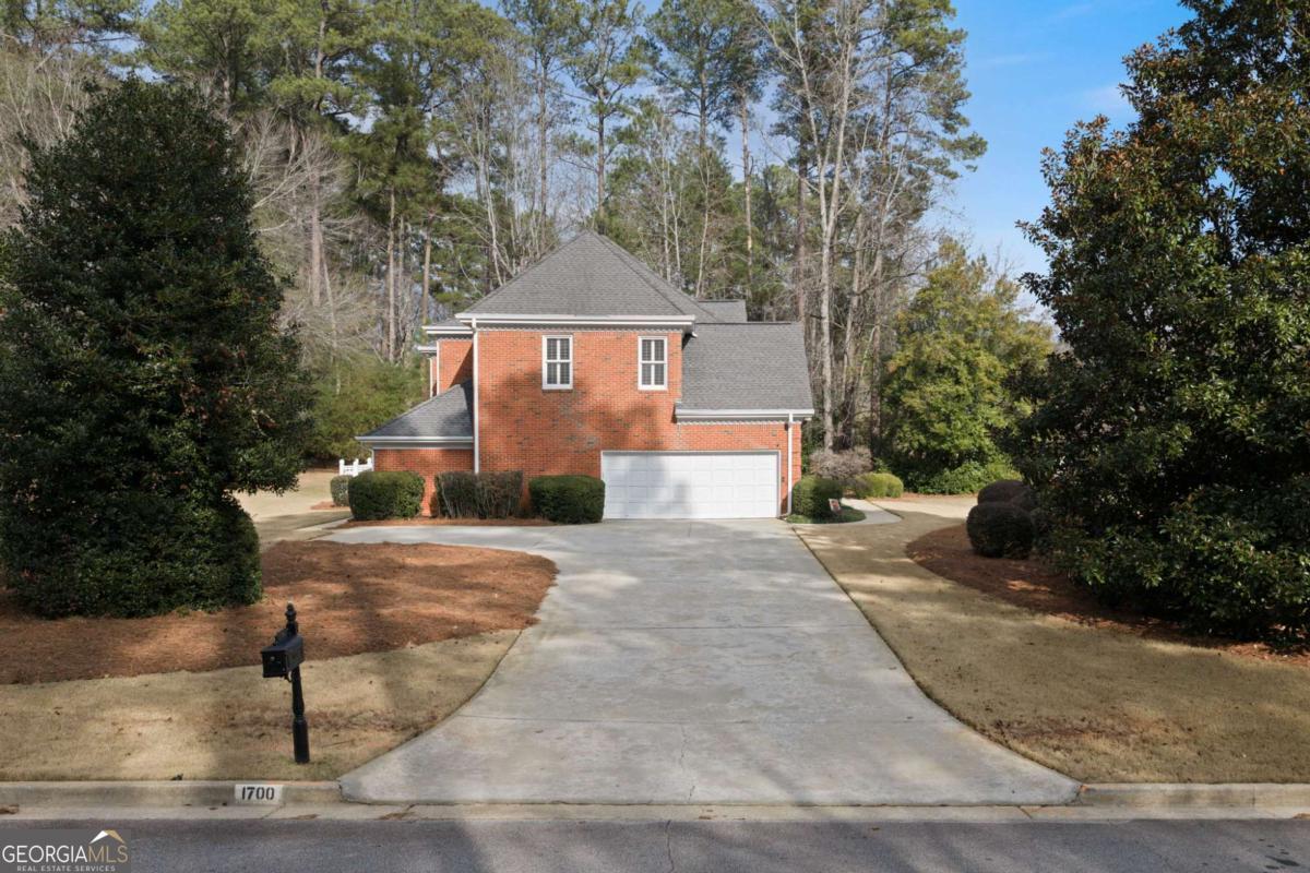 1700 Canterbury Pointe SE