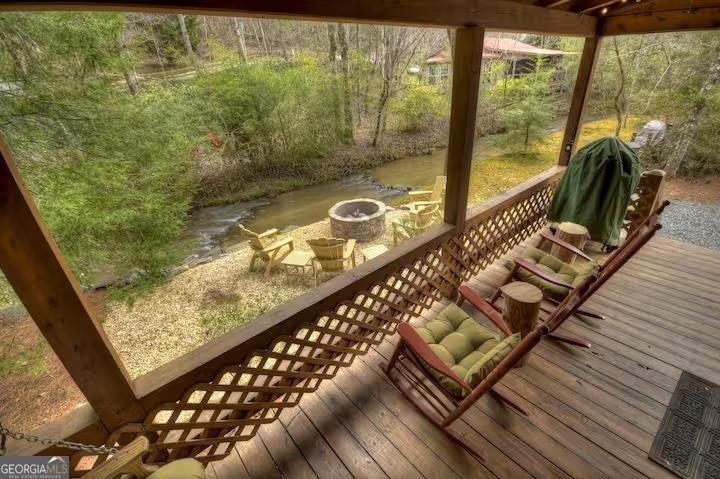 323 Tanglewood Cove Lane