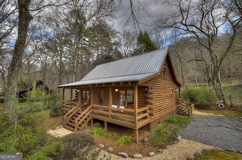 323 Tanglewood Cove Lane