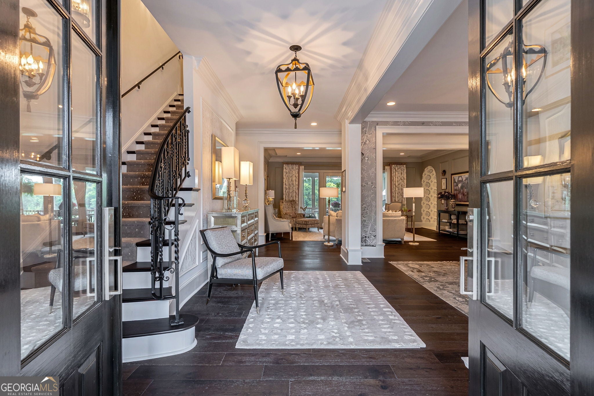 711 Bluff RD