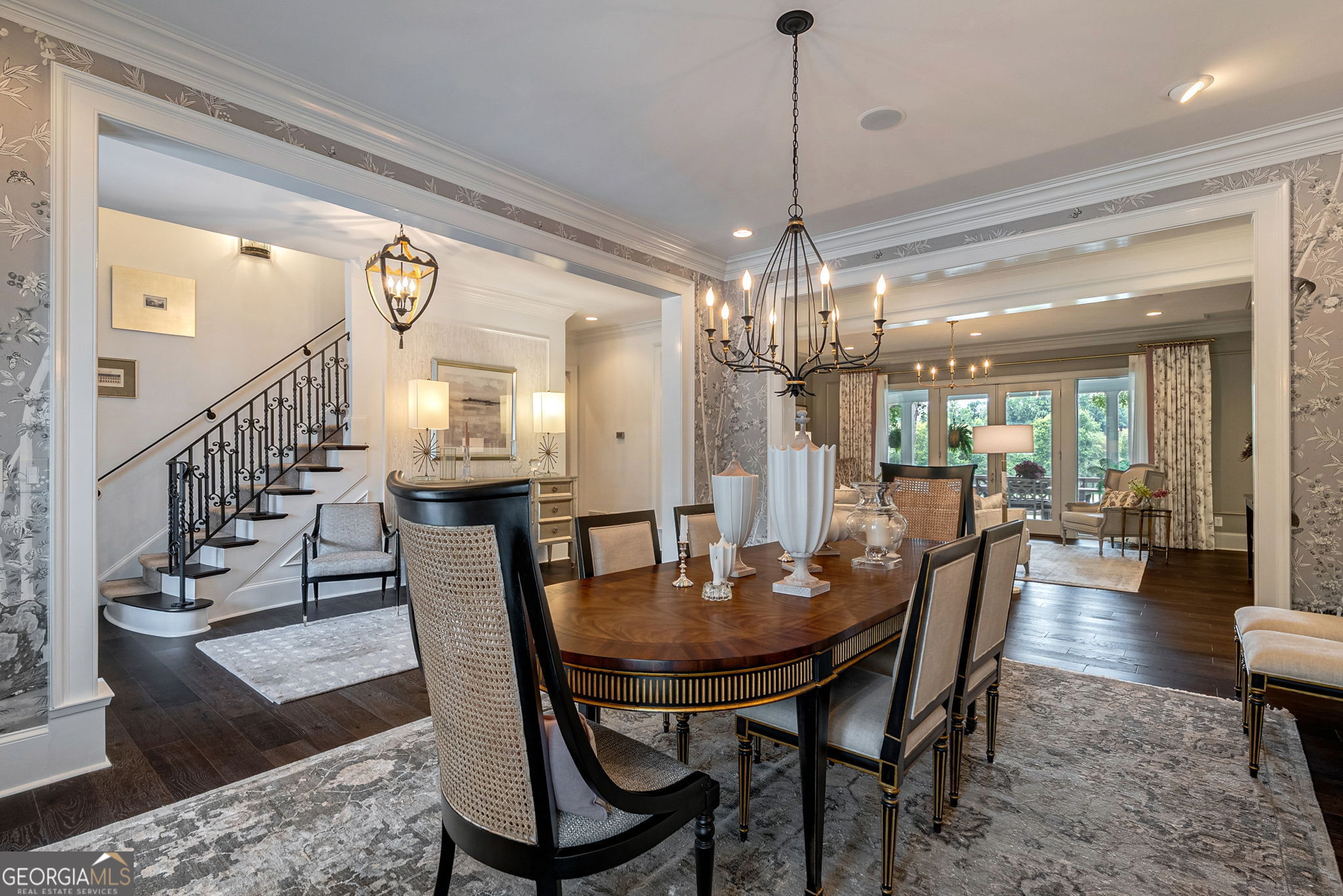 711 Bluff RD
