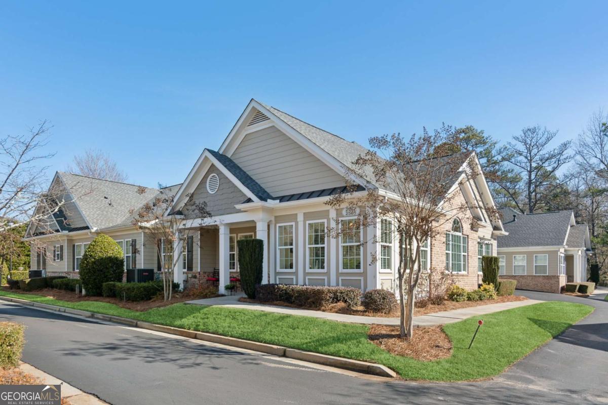 2565 Grapevine CIR 103