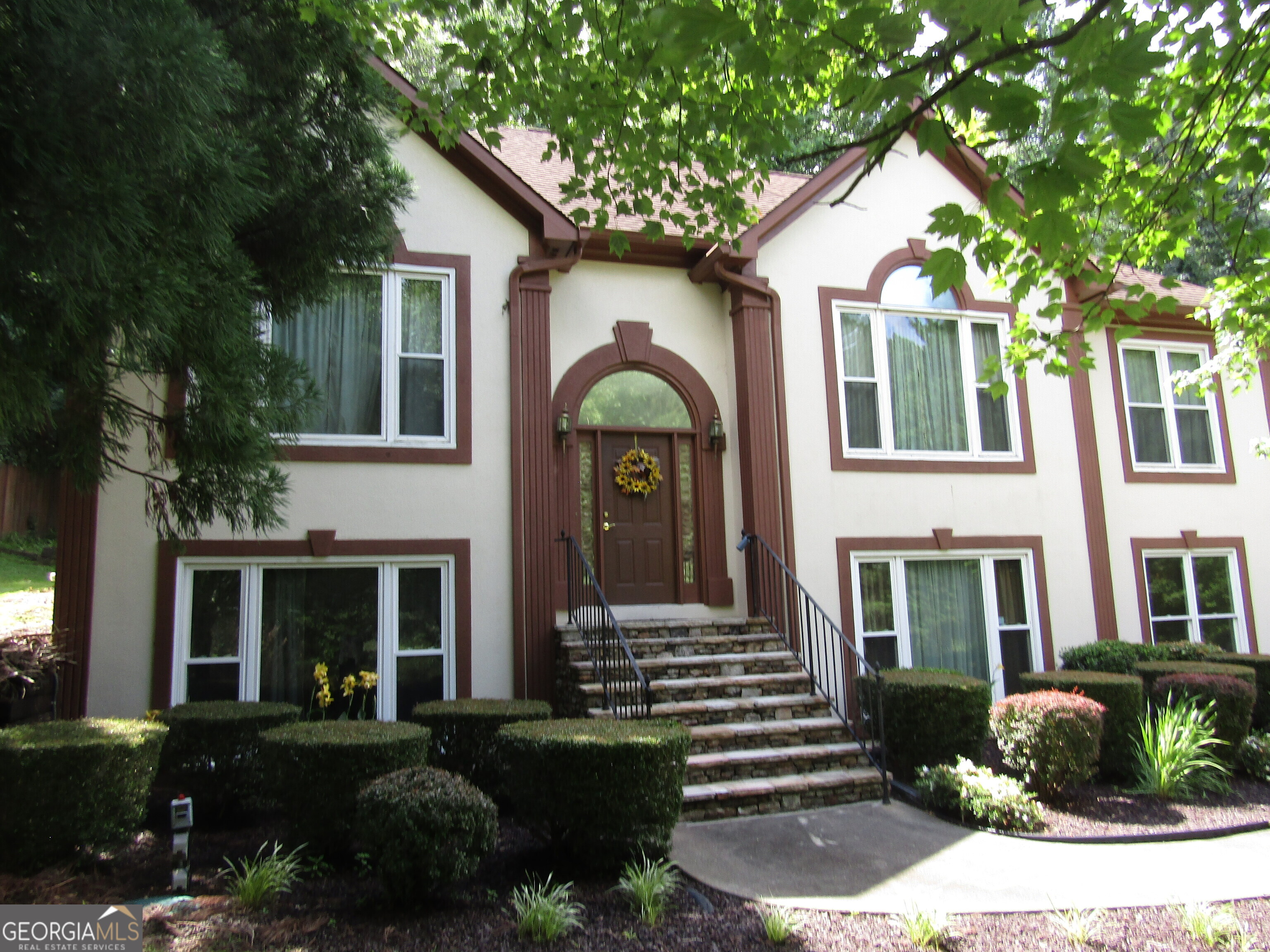 5820 Elm Tree Dr.