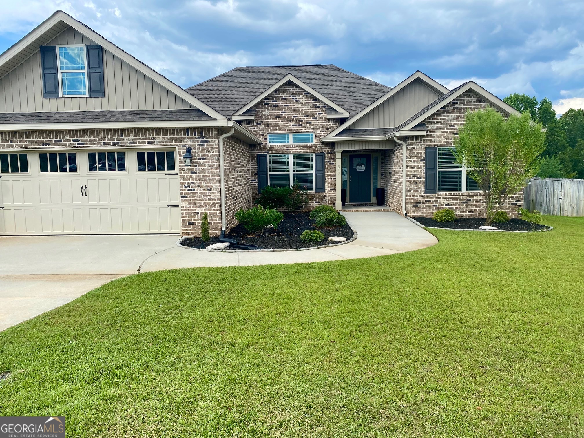 310 Creek Ridge DR