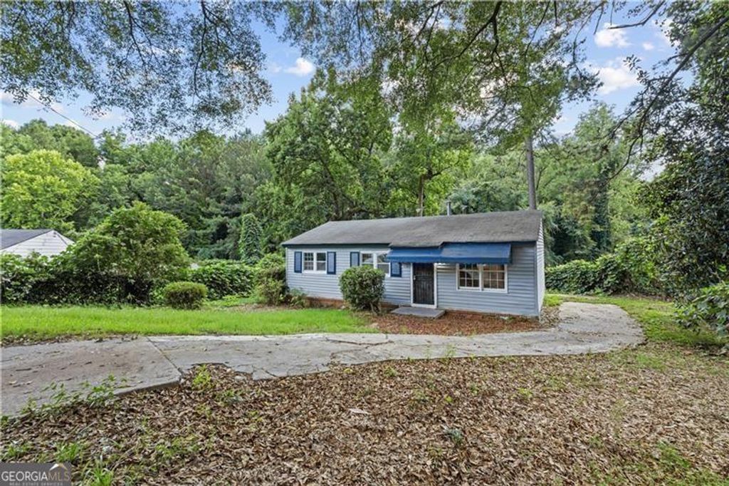 Photo of 2436 Clarissa Drive NW, Atlanta, GA 30318 (MLS # 10734308)