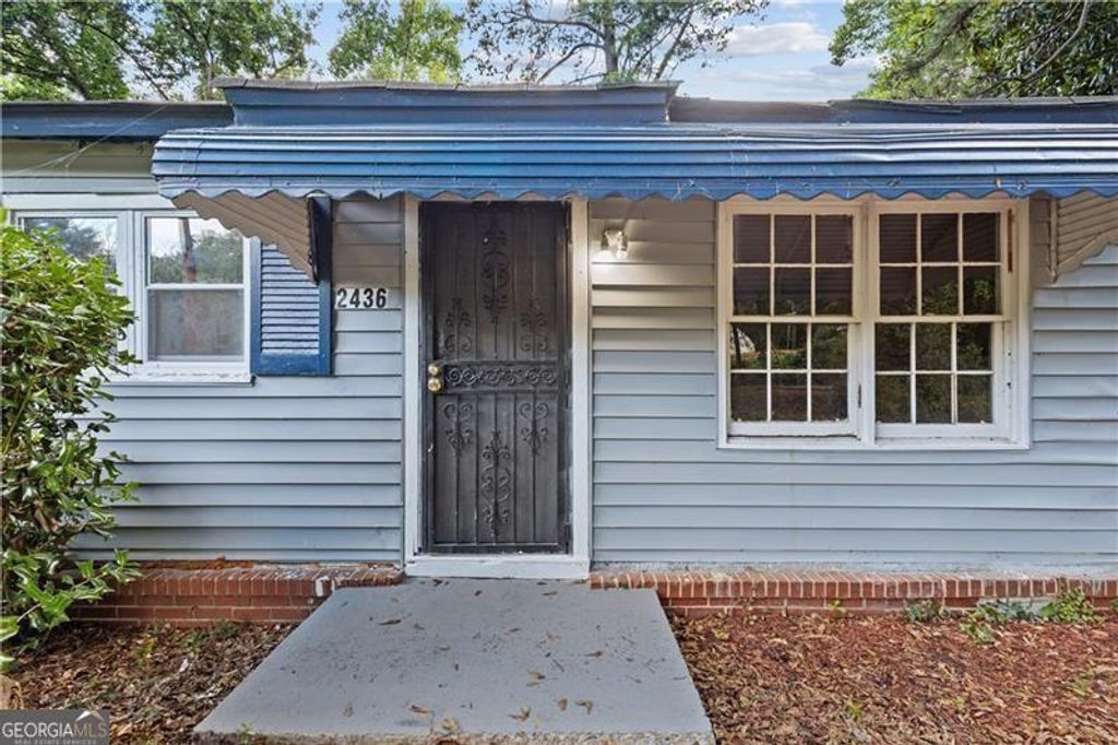 Photo of 2436 Clarissa Drive NW, Atlanta, GA 30318 (MLS # 10734308)