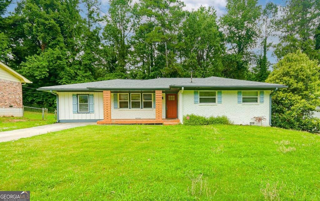 Photo of 1877 Glenmar Drive, Decatur, GA 30032 (MLS # 10833776)