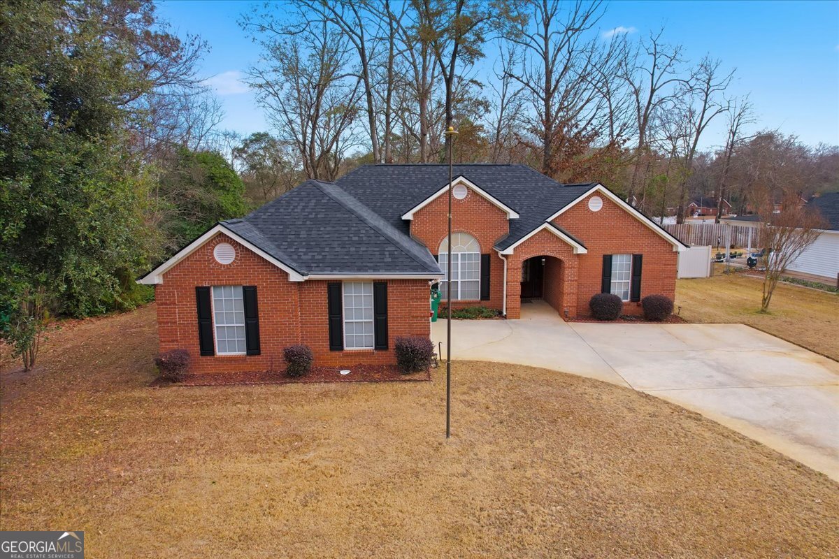1124 Panola CIR