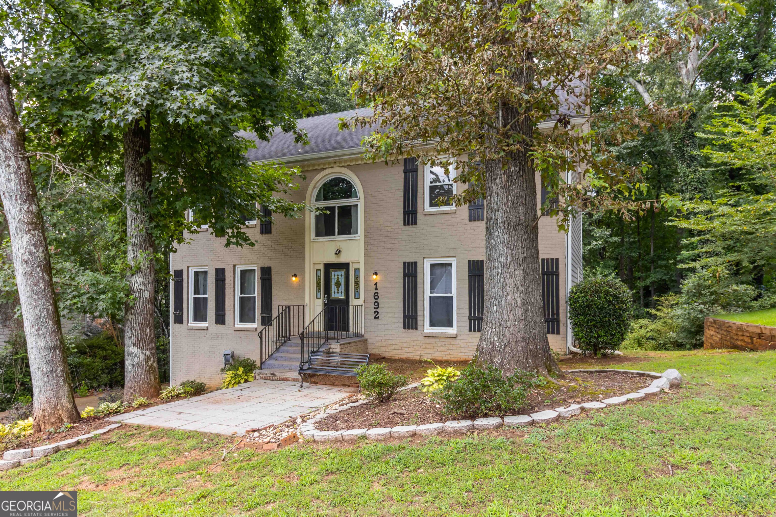 1692 Windsor Chase CT