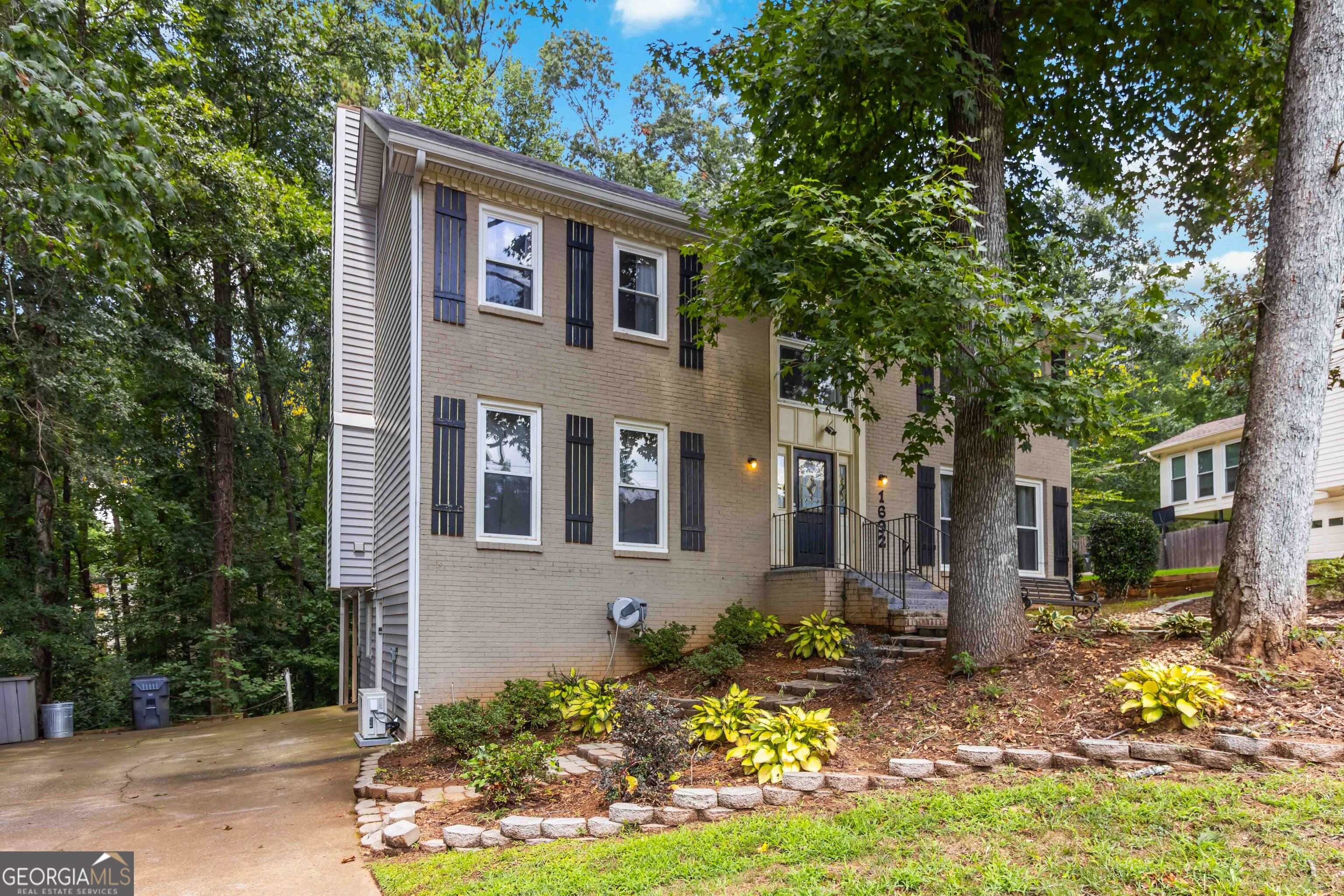 1692 Windsor Chase CT