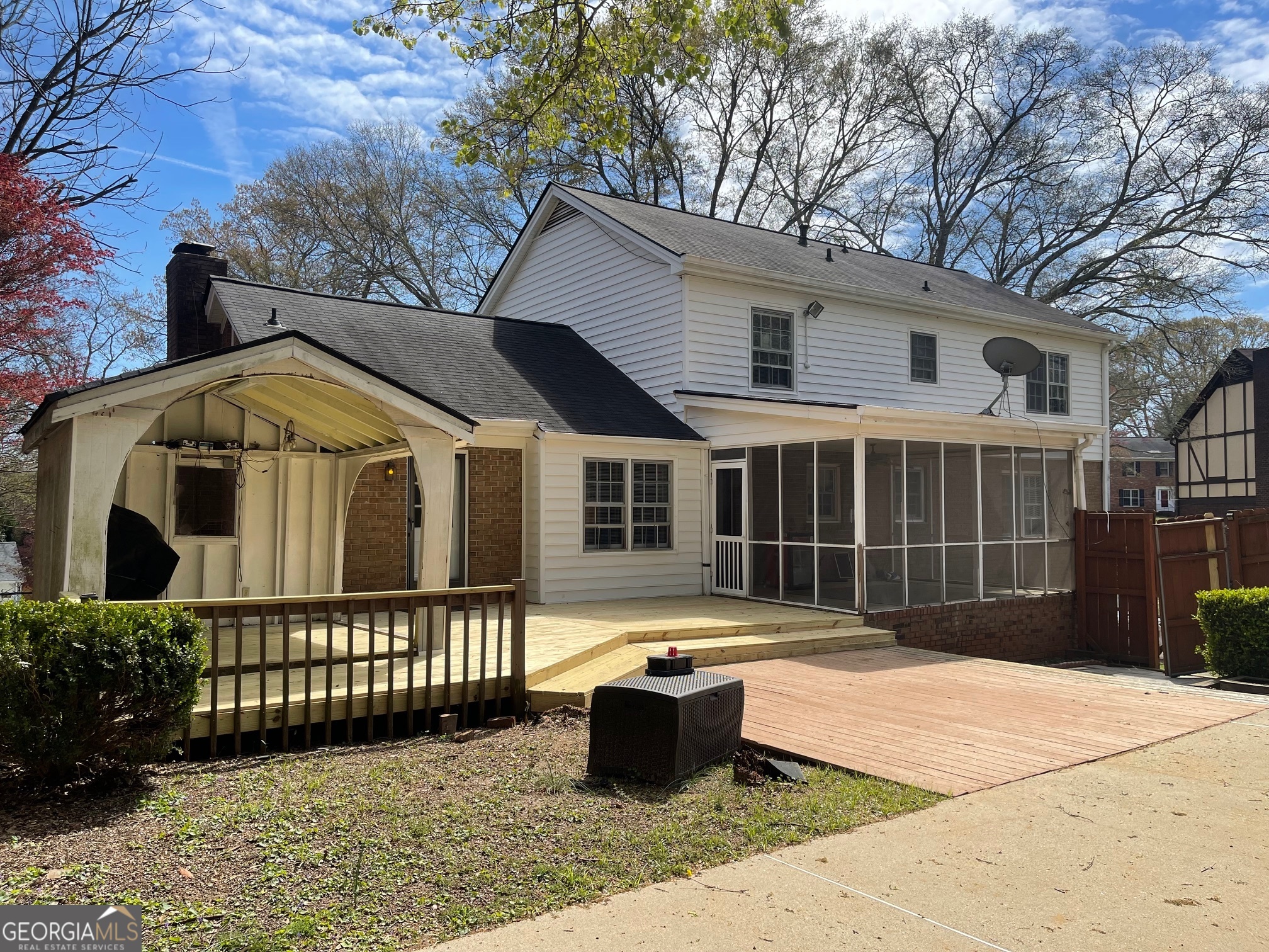 3807 Southgate DR SW