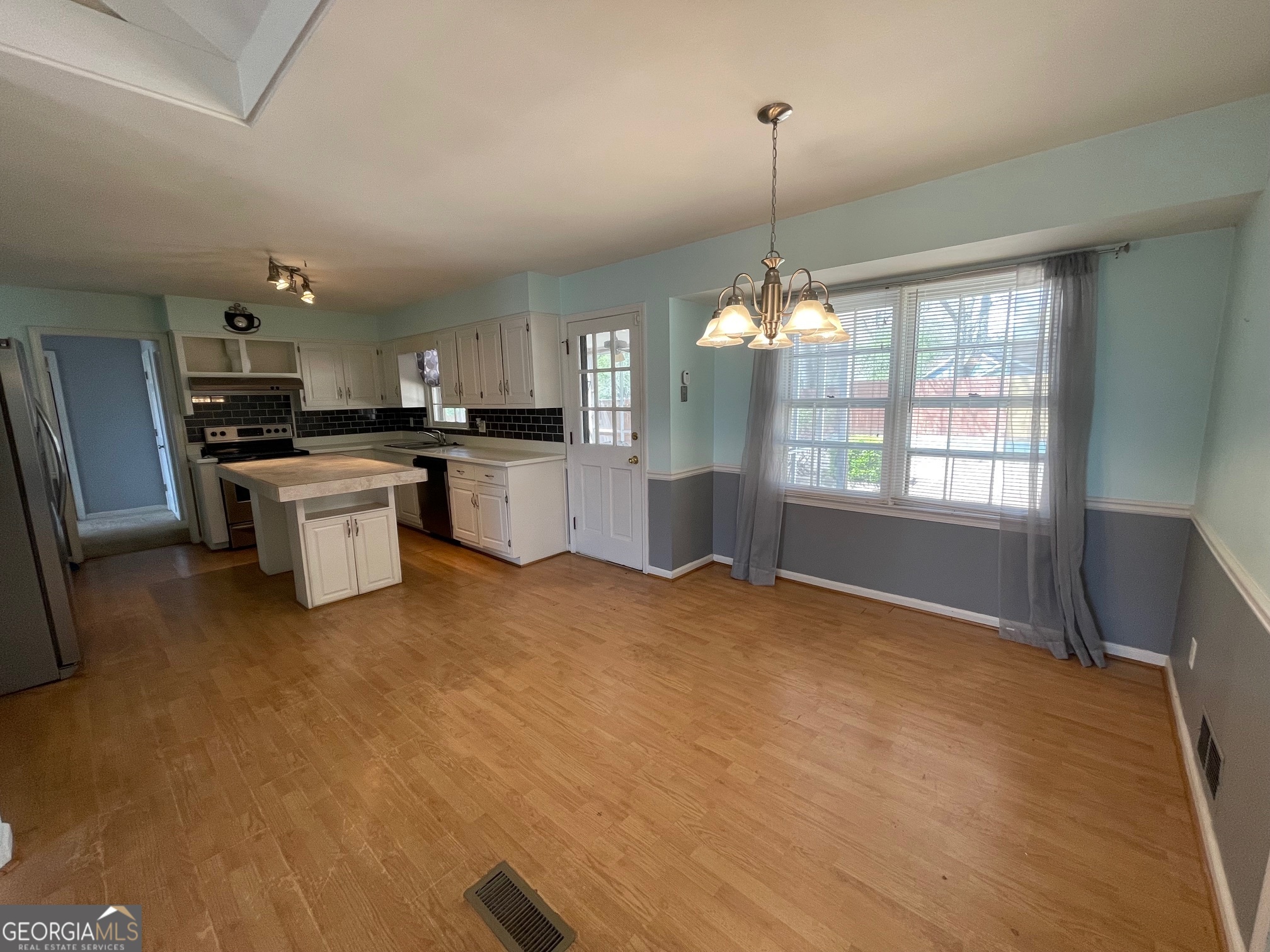 3807 Southgate DR SW