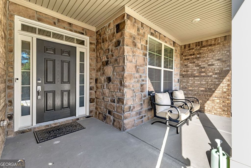 Photo of 4888 Albany Way SW, Atlanta, GA 30331 (MLS # 10631384)
