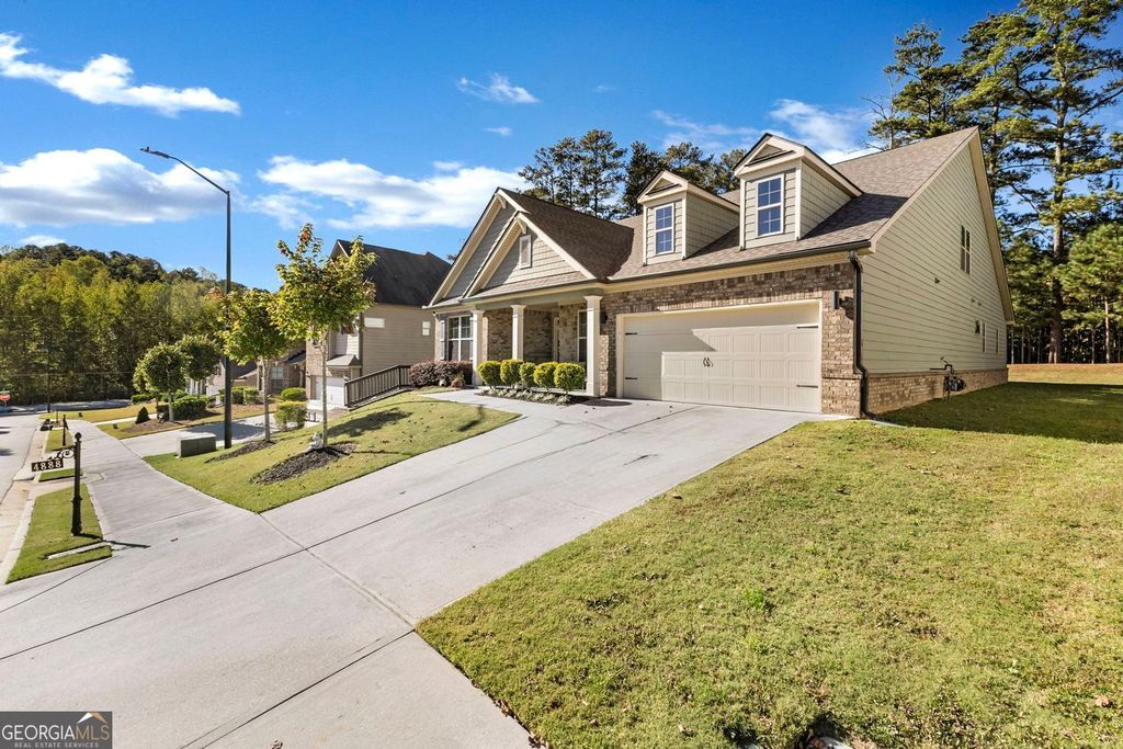 Photo of 4888 Albany Way SW, Atlanta, GA 30331 (MLS # 10631384)