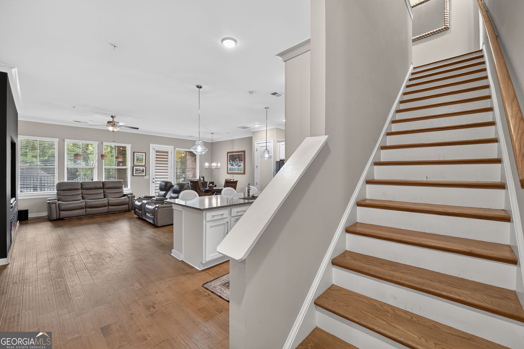210 Walker AVE