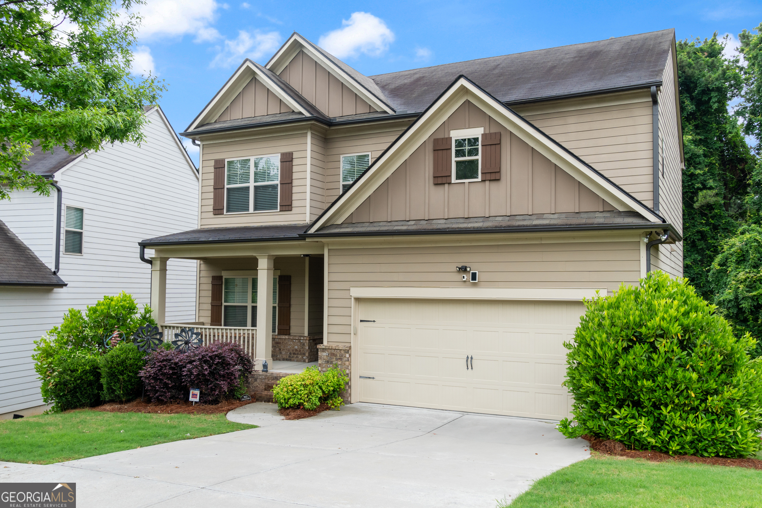 1537 Maplecliff WAY