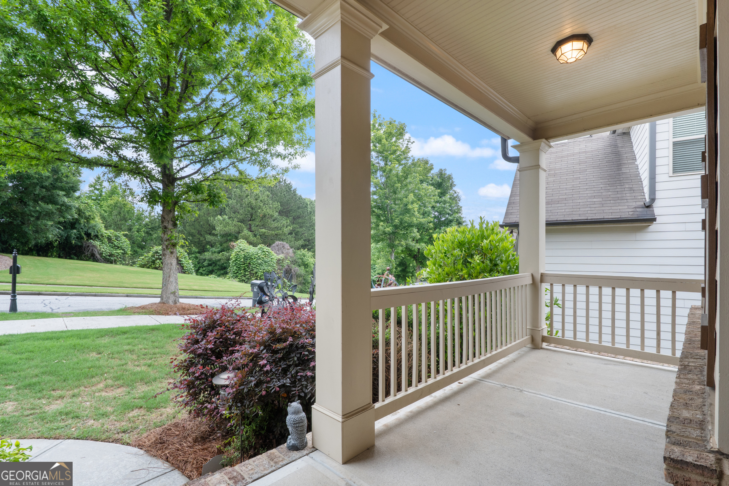 1537 Maplecliff WAY