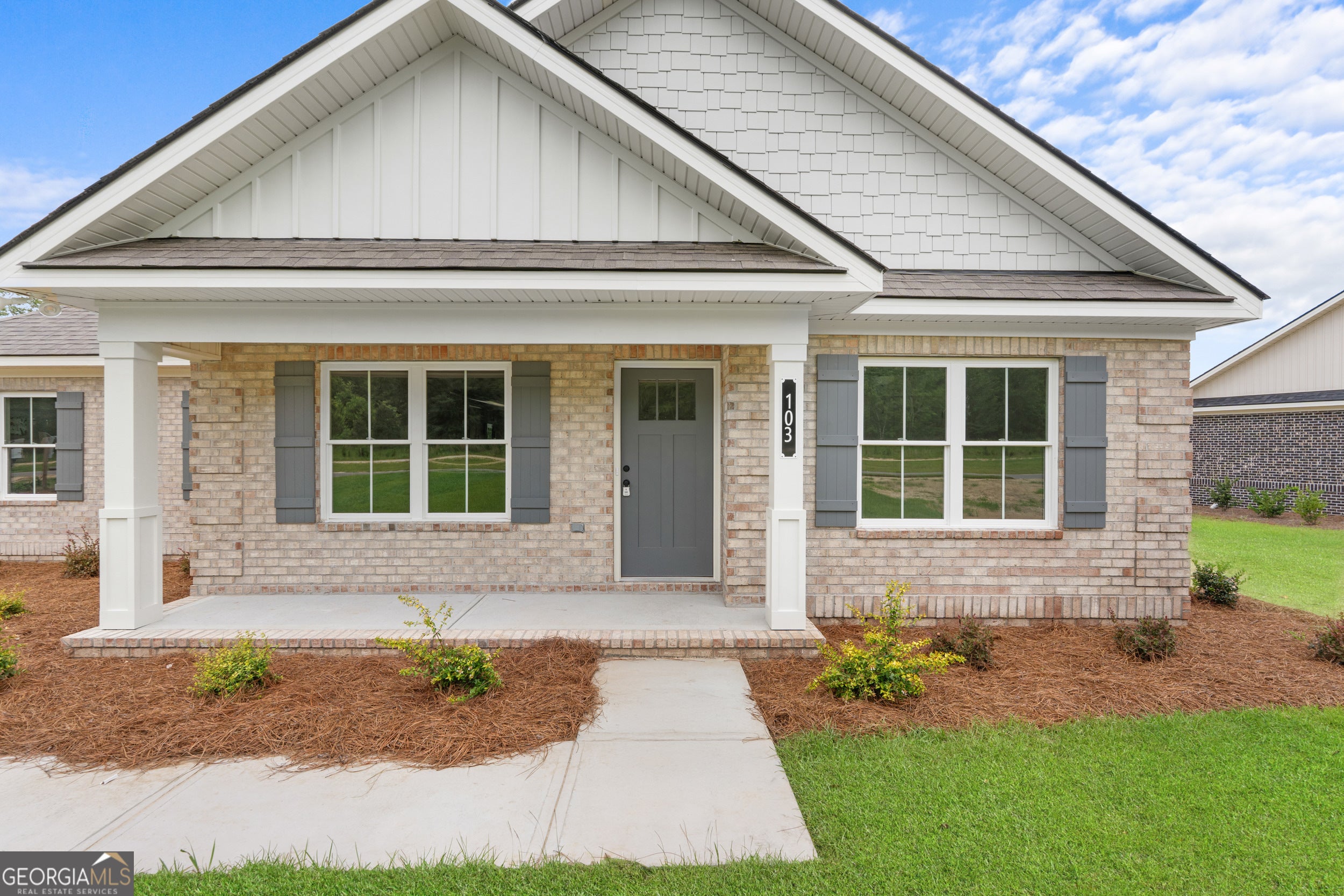 103 Pin Oak LN