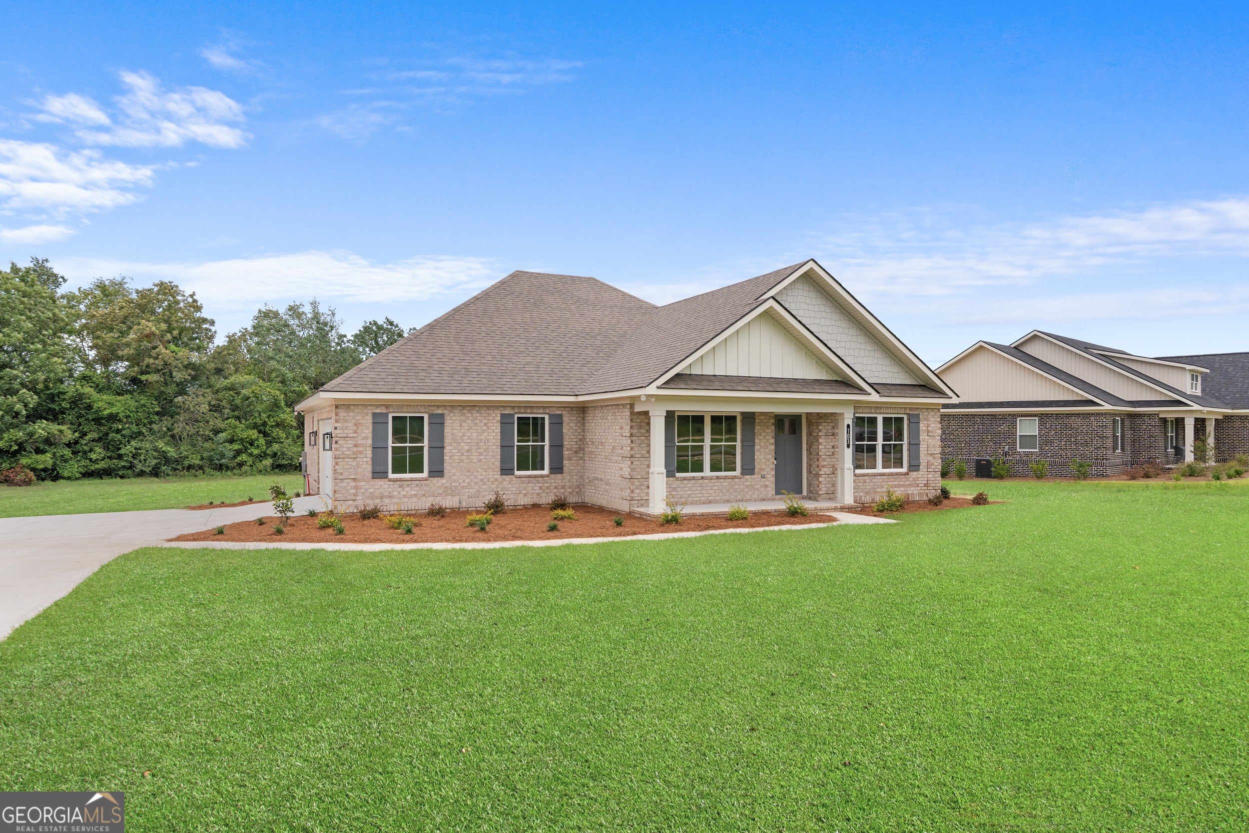 103 Pin Oak LN
