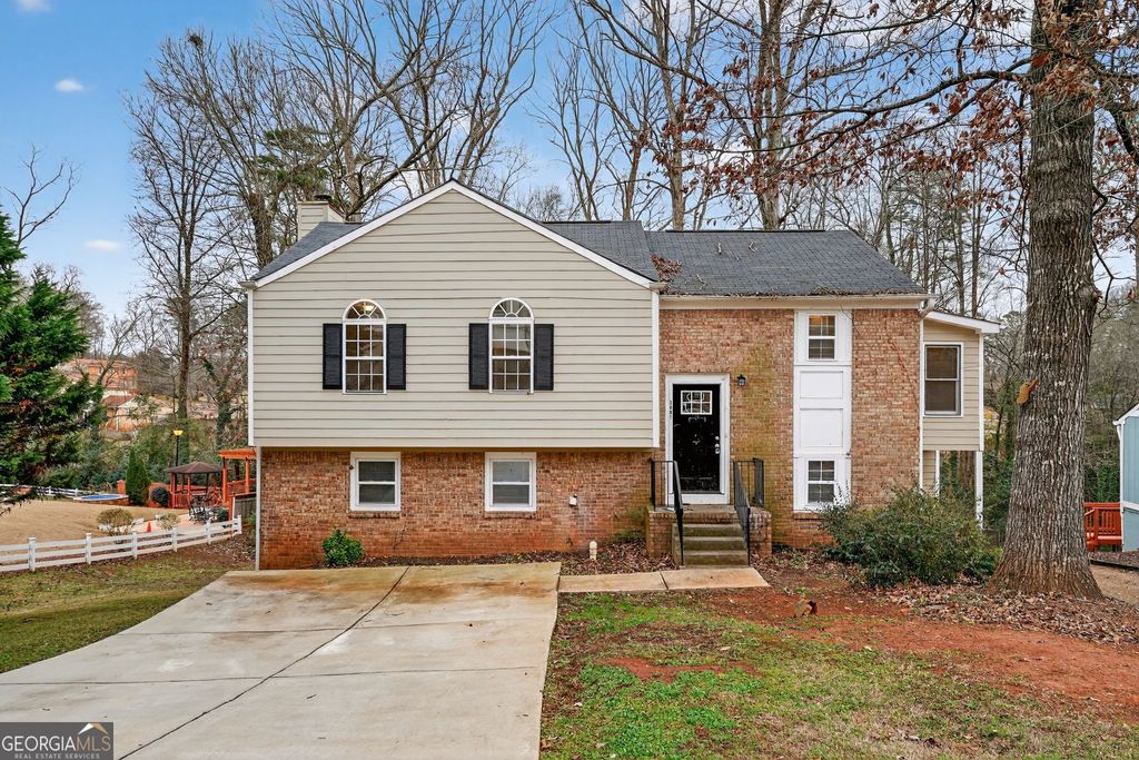 Photo of 3891 Valpariso Circle, Decatur, GA 30034 (MLS # 10680678)