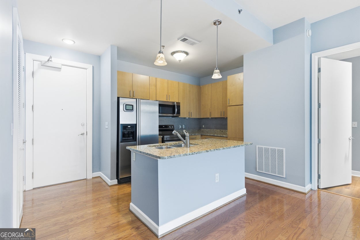 711 Cosmopolitan DR NE 213