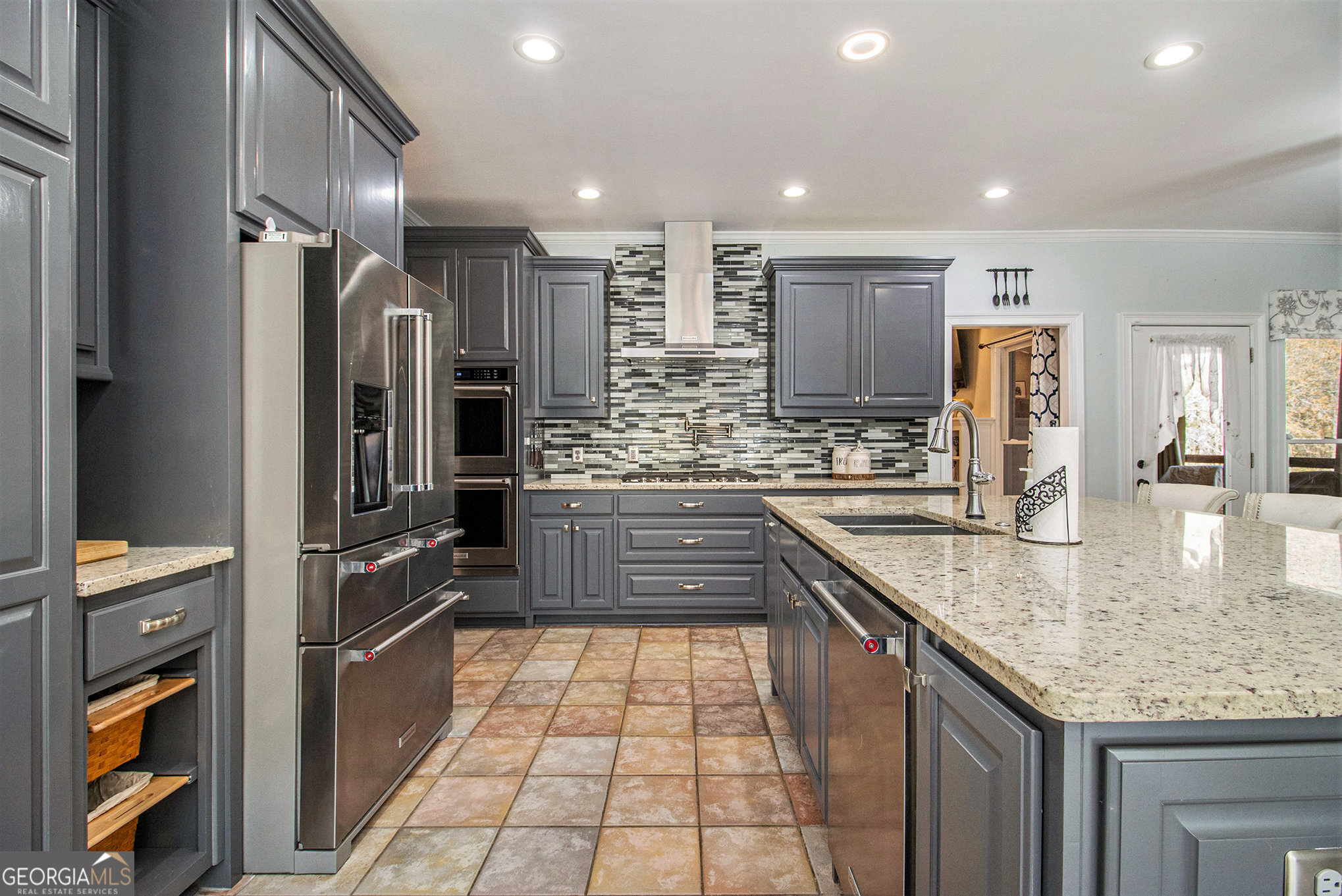 629 Wellington DR