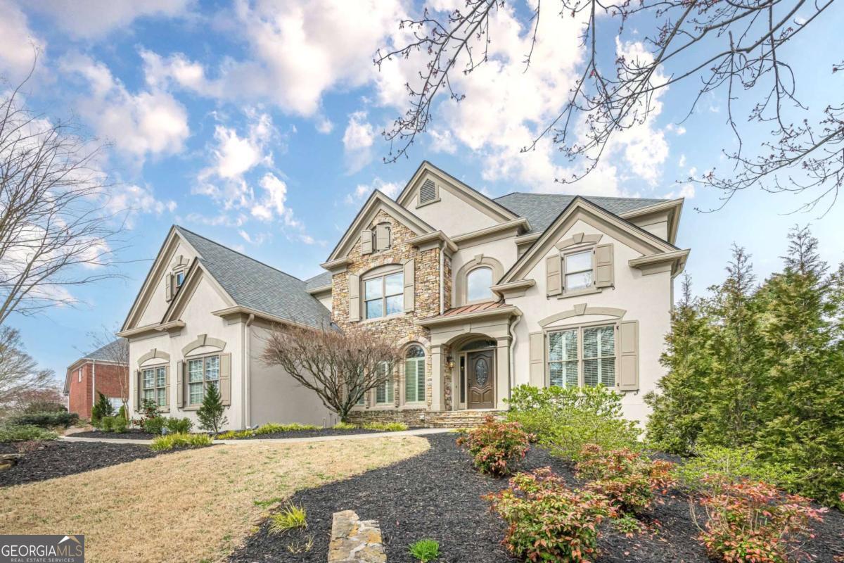 5825 LAUREL OAK DR
