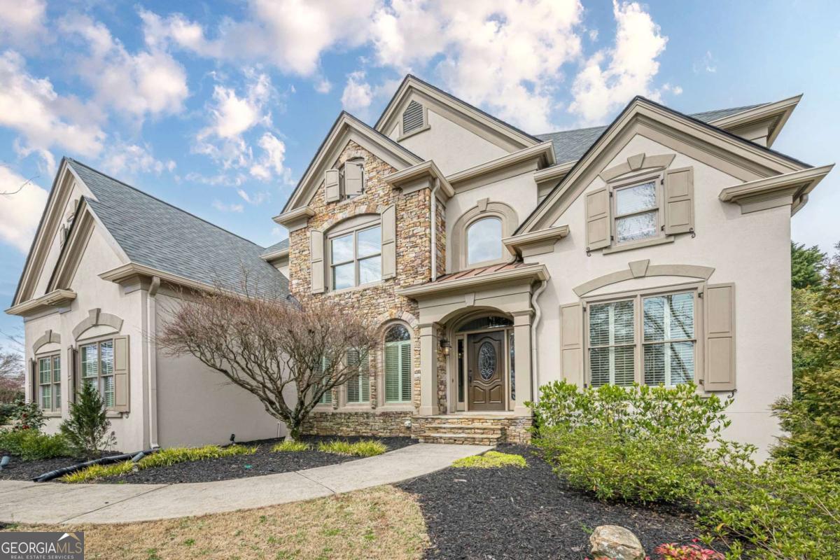 5825 LAUREL OAK DR