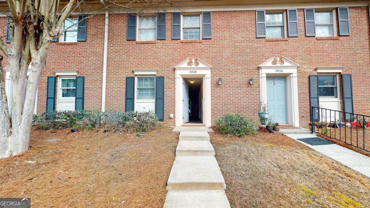 Amazing 2 Bedroom 2.5 Bath Home just Minutes from Avalon and Downtown Alpharetta!!! Newly Updated with Brand New Kitchen, Flooring, Granite Counters, Stainless Steel Appliances, Open to Living Area with Fireplace and view to Private Rear Courtyard! Dual Master Suites on upper level for Teen/Roommate Suite! Personal Parking Spaces in front of Unit Walks you Right In! Freshly painted Throughout! Like Brand New but at a much better price! Just waiting to be enjoyed!!!