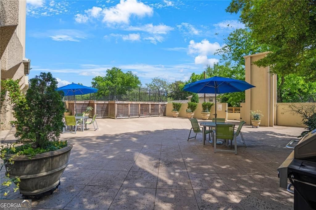 ParkLane On Peachtree - Residential