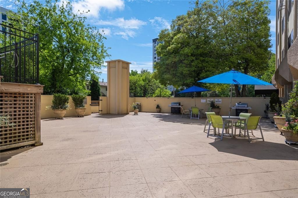 ParkLane On Peachtree - Residential