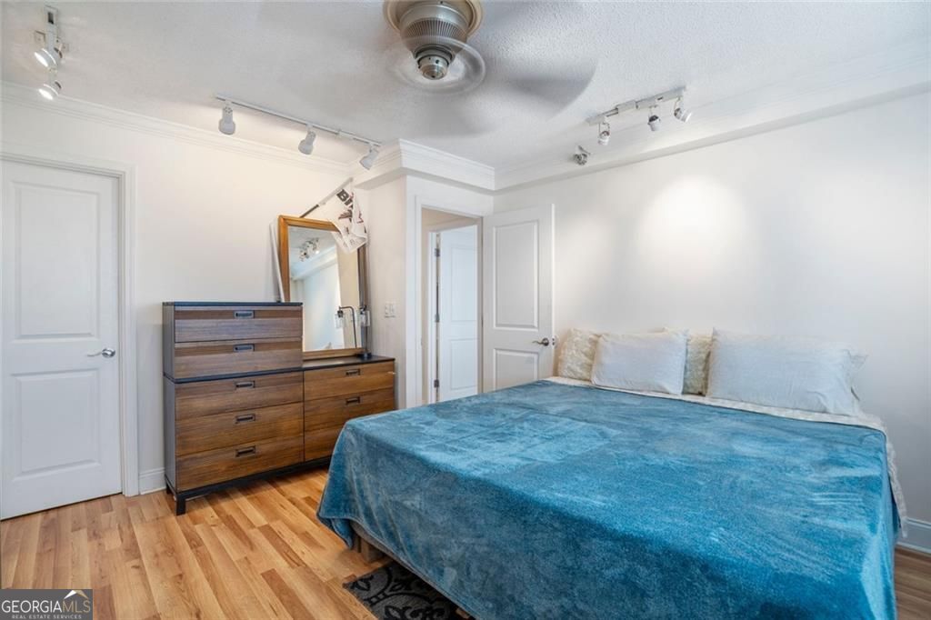 ParkLane On Peachtree - Residential