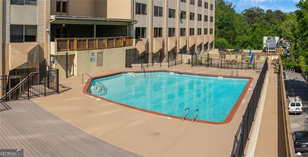 ParkLane On Peachtree - Residential