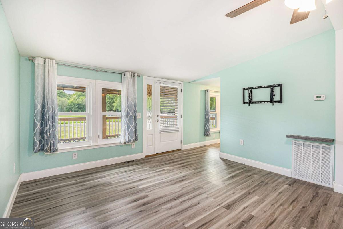53 Northside DR