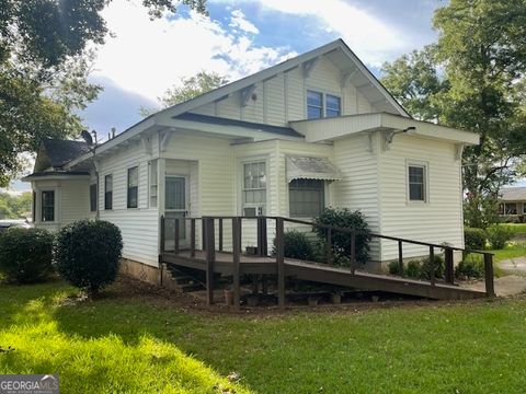 A home in Thomaston