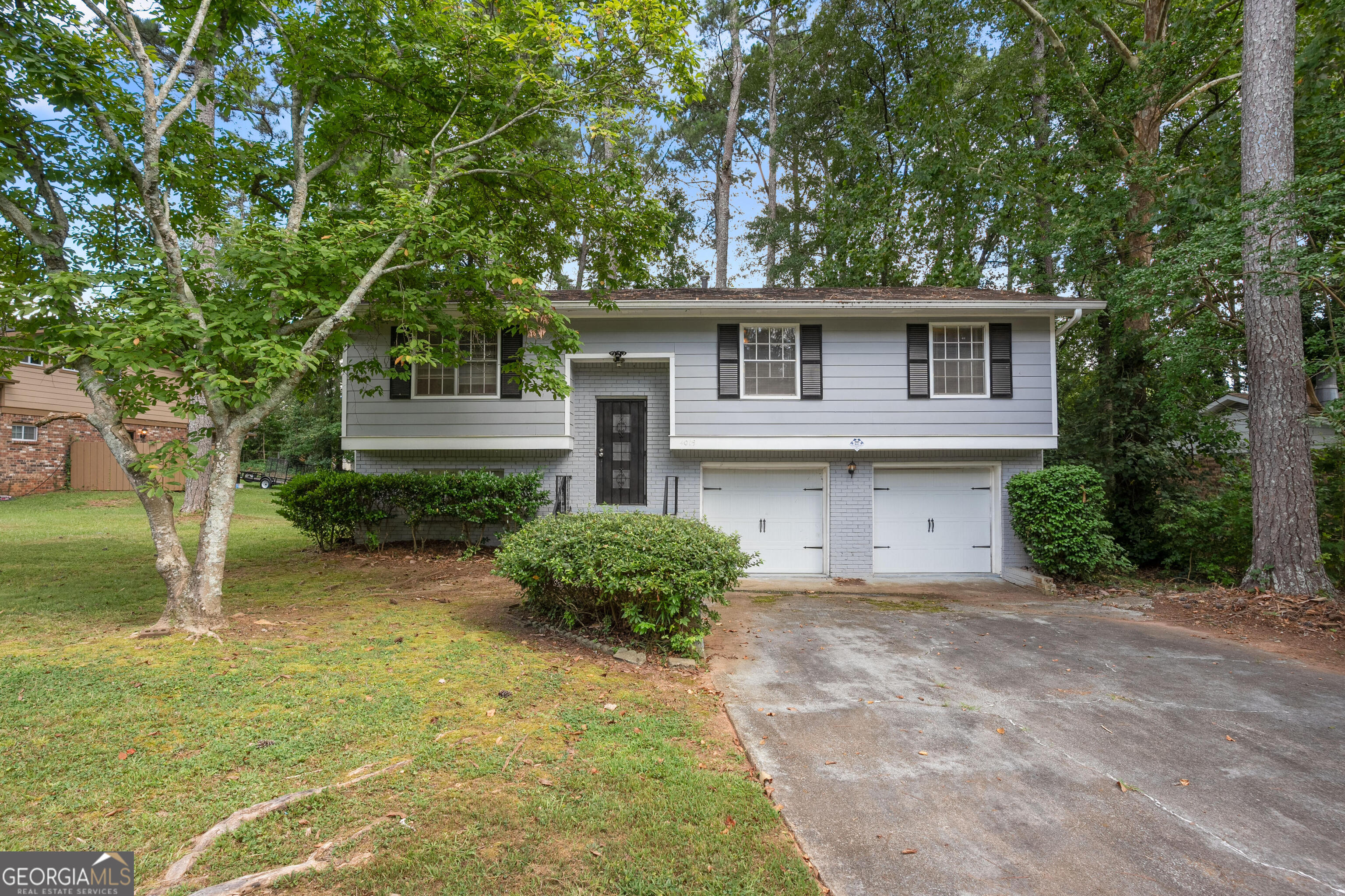 Great 4 bedroom, 2.5 bath updated on. Lots of room to roam. This home features a living room, dining room, and family room. Large kitchen with lots of cabinets. and tile floors.