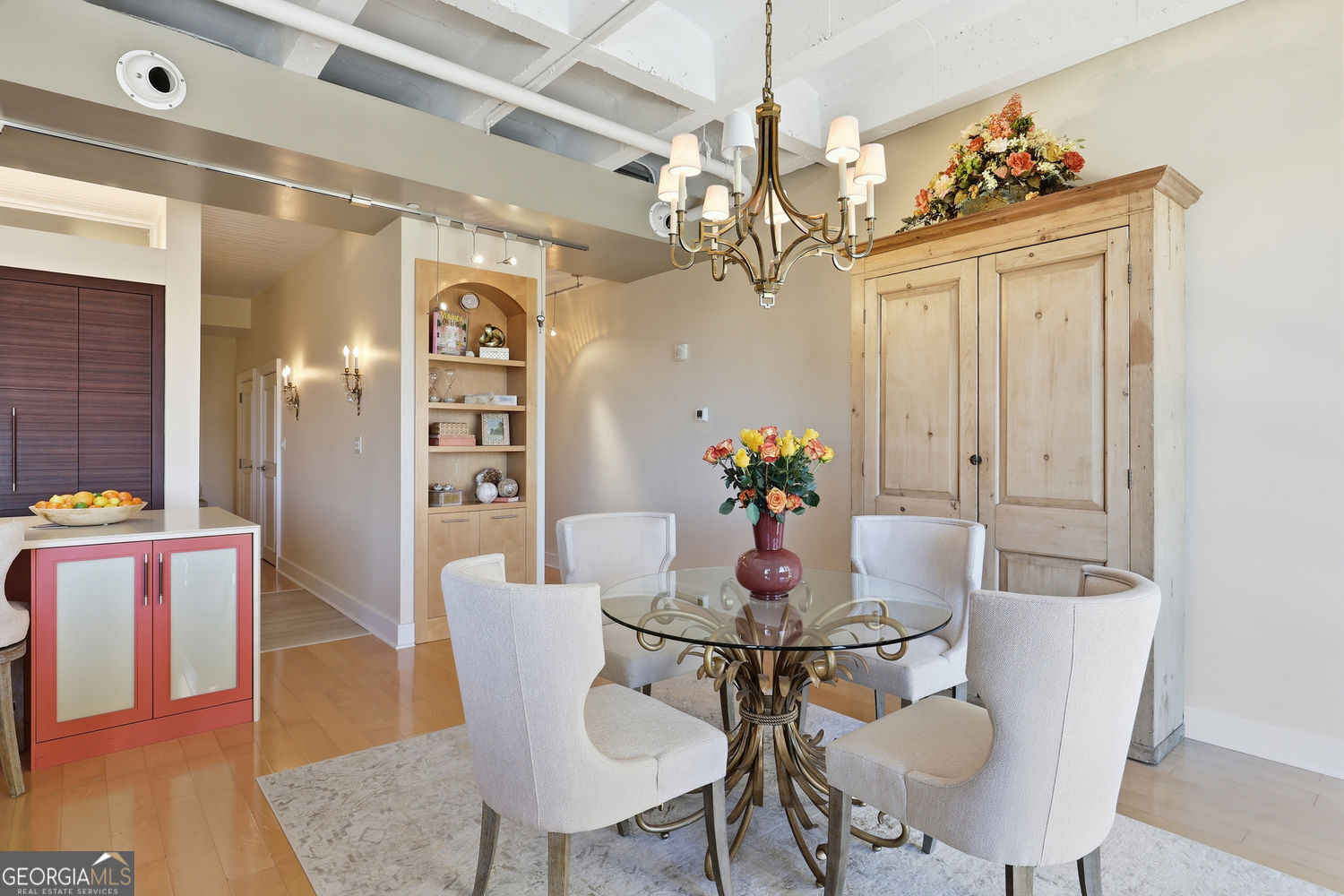 Savannah, Georgia 31401, United States, 1 Bedroom Bedrooms, ,2 BathroomsBathrooms,Residential,Active,248940