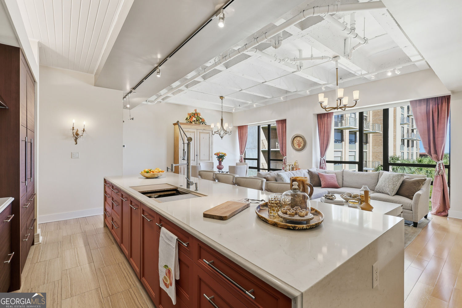 Savannah, Georgia 31401, United States, 1 Bedroom Bedrooms, ,2 BathroomsBathrooms,Residential,Active,248940