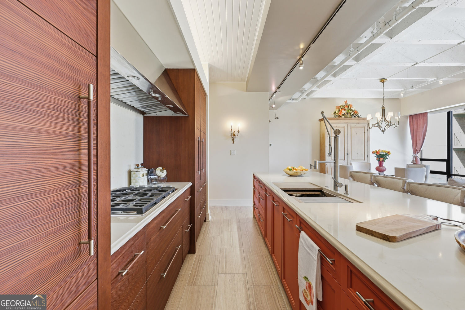 Savannah, Georgia 31401, United States, 1 Bedroom Bedrooms, ,2 BathroomsBathrooms,Residential,Active,248940