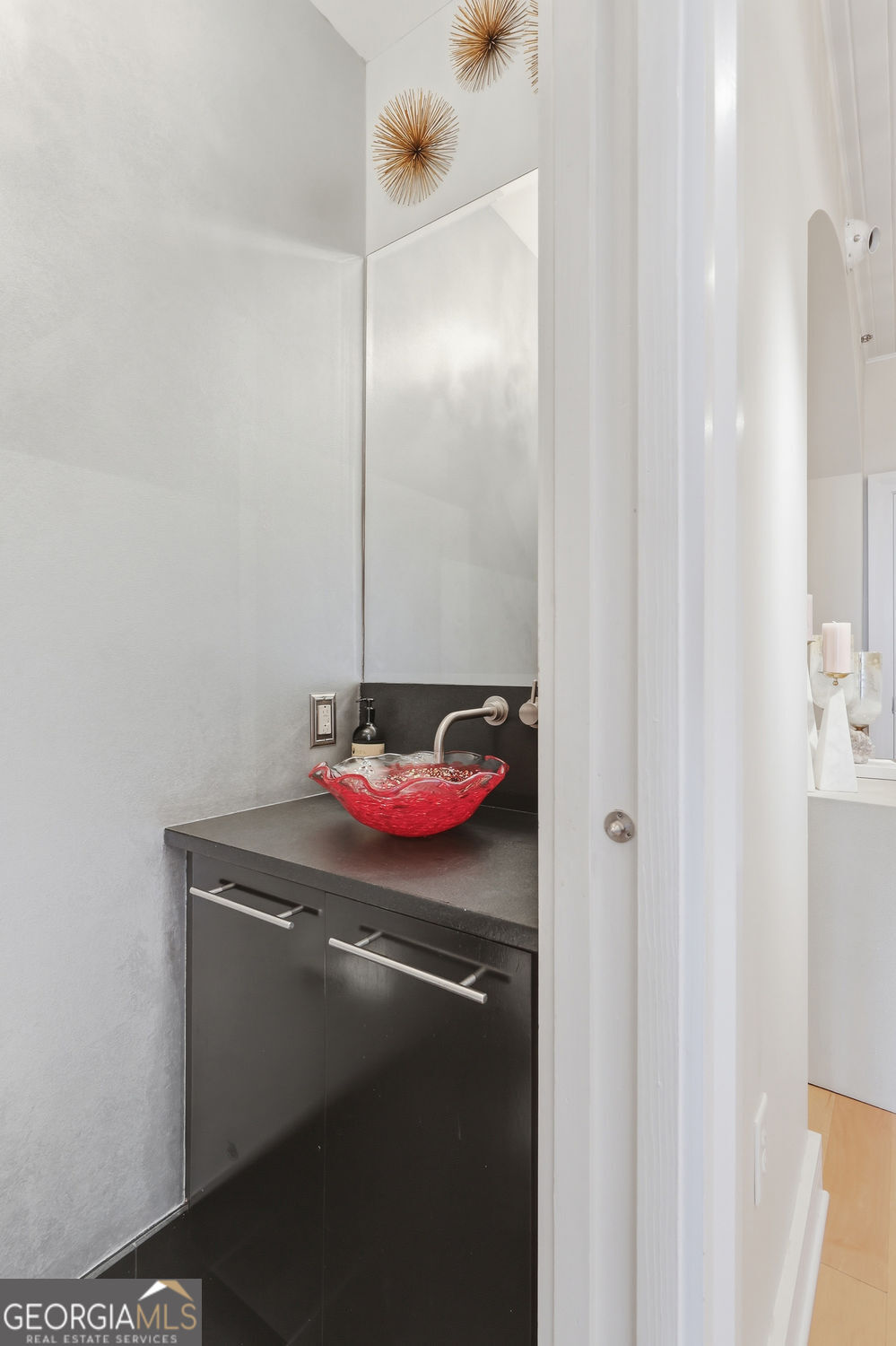 Savannah, Georgia 31401, United States, 1 Bedroom Bedrooms, ,2 BathroomsBathrooms,Residential,Active,248940