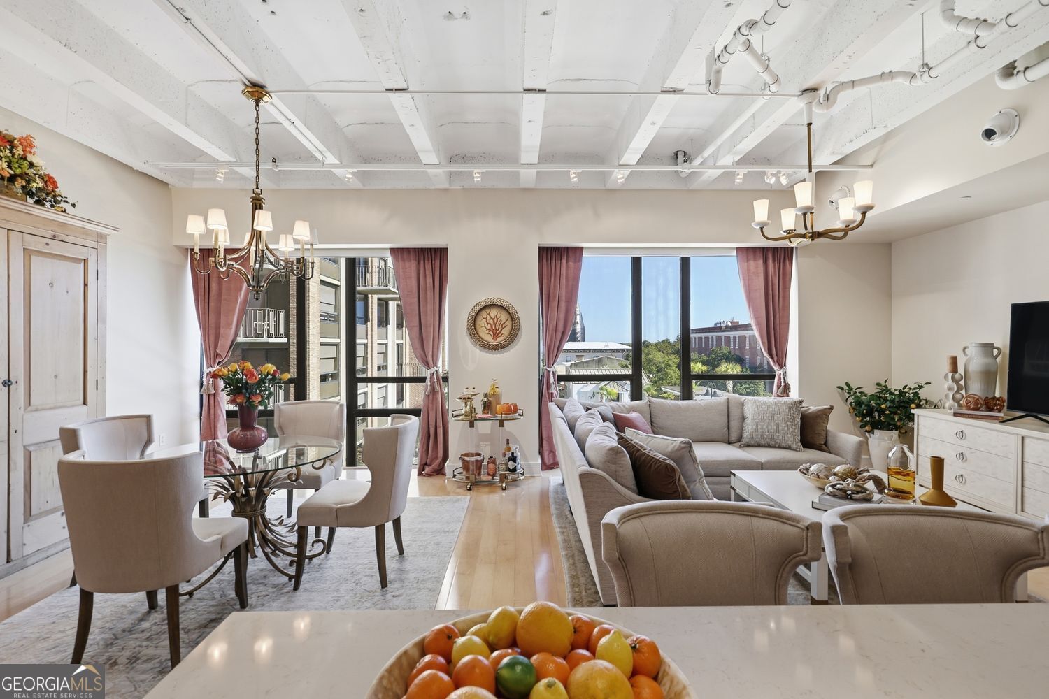 Savannah, Georgia 31401, United States, 1 Bedroom Bedrooms, ,2 BathroomsBathrooms,Residential,Active,248940