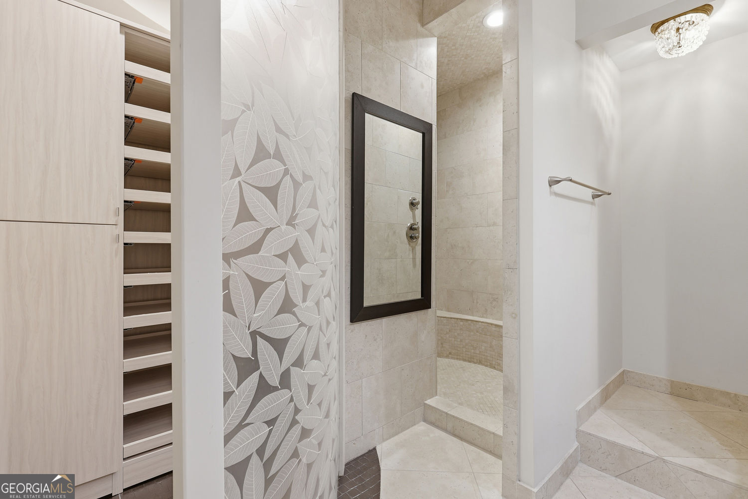 Savannah, Georgia 31401, United States, 1 Bedroom Bedrooms, ,2 BathroomsBathrooms,Residential,Active,248940