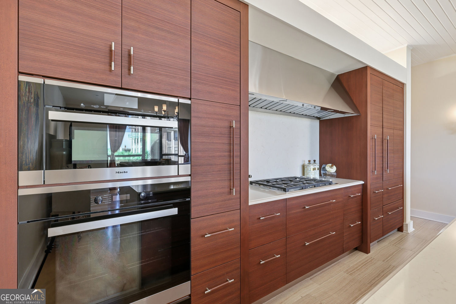 Savannah, Georgia 31401, United States, 1 Bedroom Bedrooms, ,2 BathroomsBathrooms,Residential,Active,248940