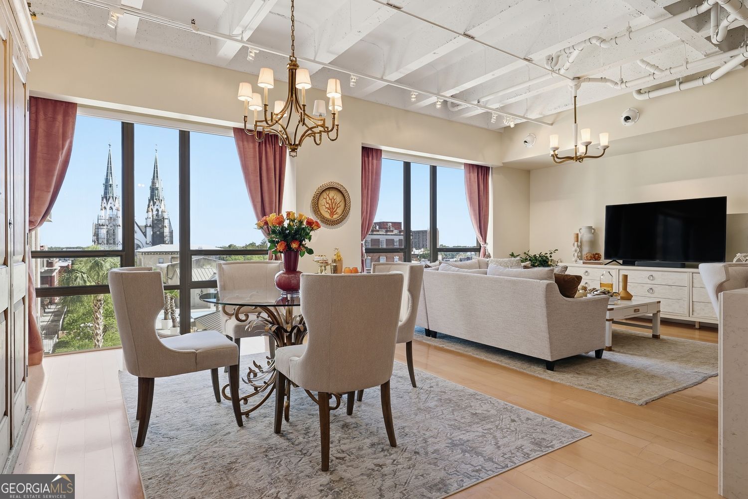 Savannah, Georgia 31401, United States, 1 Bedroom Bedrooms, ,2 BathroomsBathrooms,Residential,Active,248940