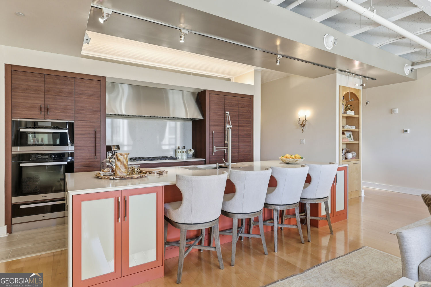 Savannah, Georgia 31401, United States, 1 Bedroom Bedrooms, ,2 BathroomsBathrooms,Residential,Active,248940