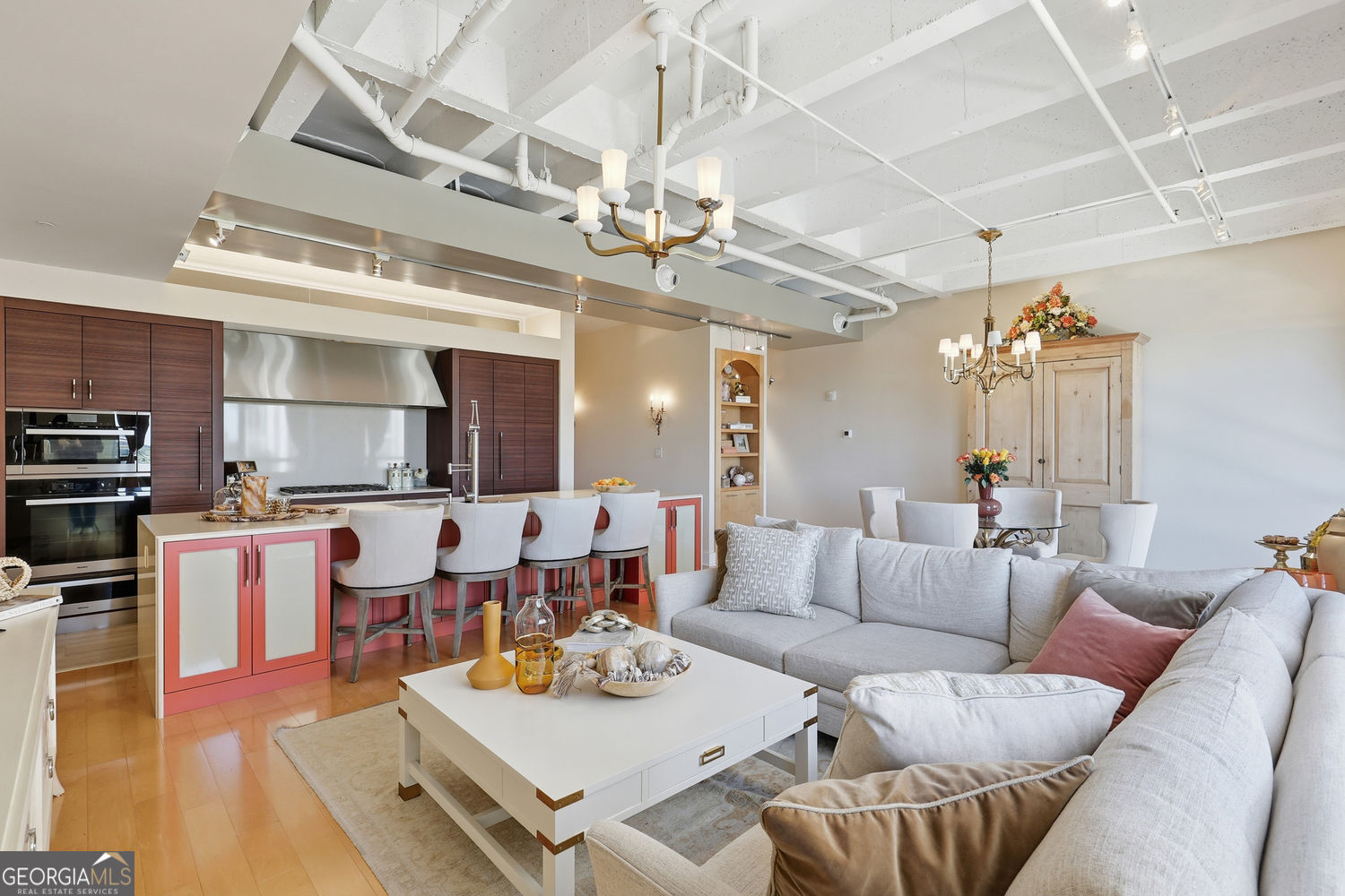 Savannah, Georgia 31401, United States, 1 Bedroom Bedrooms, ,2 BathroomsBathrooms,Residential,Active,248940