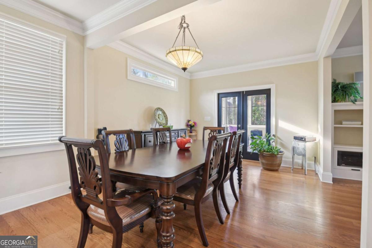 1885 Shoal Creek BLVD